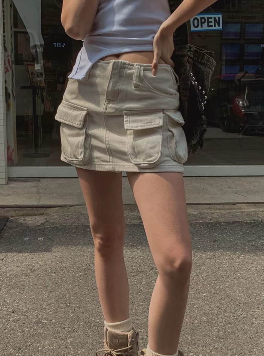 Cargo pockets skirt