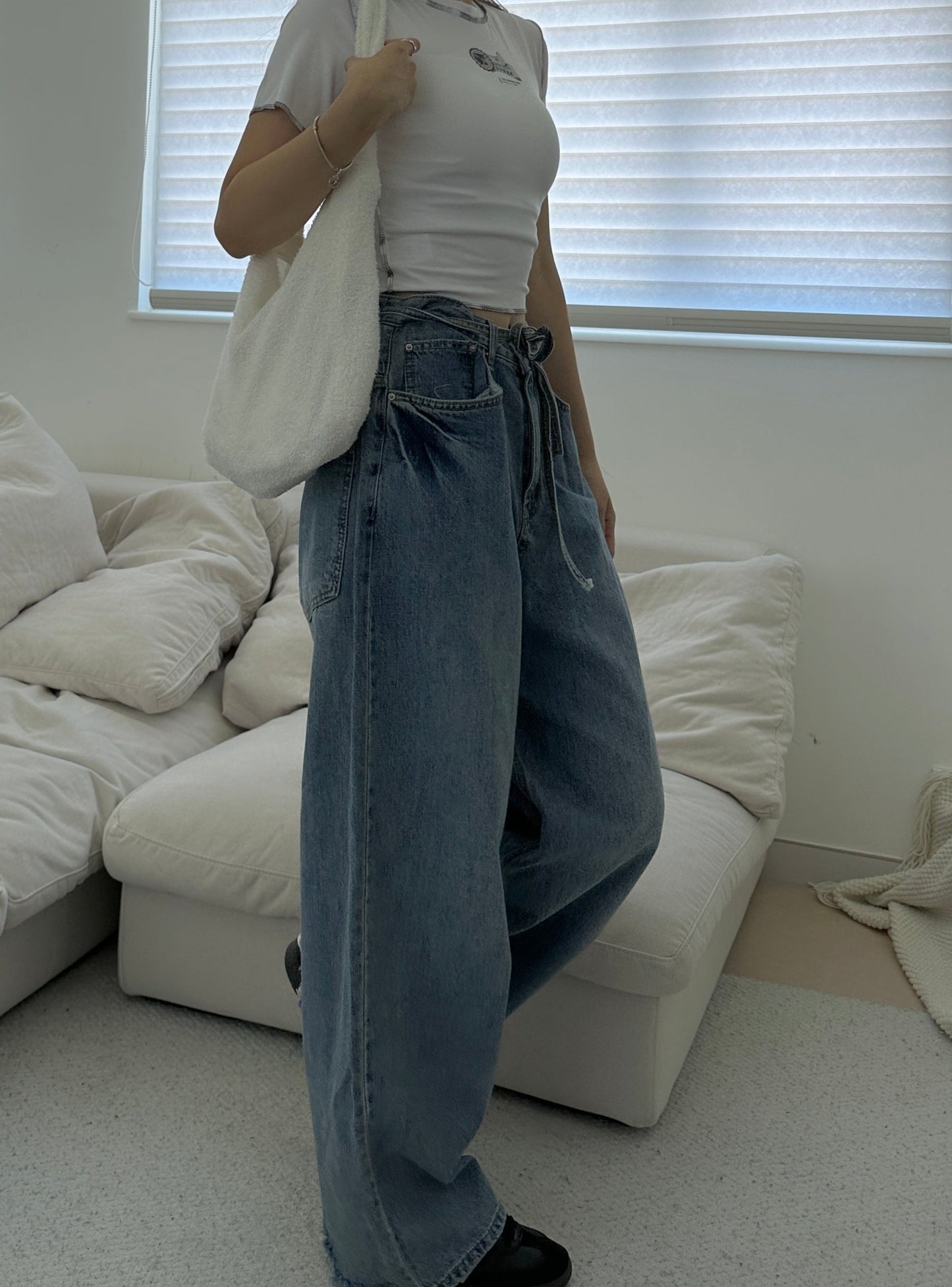 String denim jeans