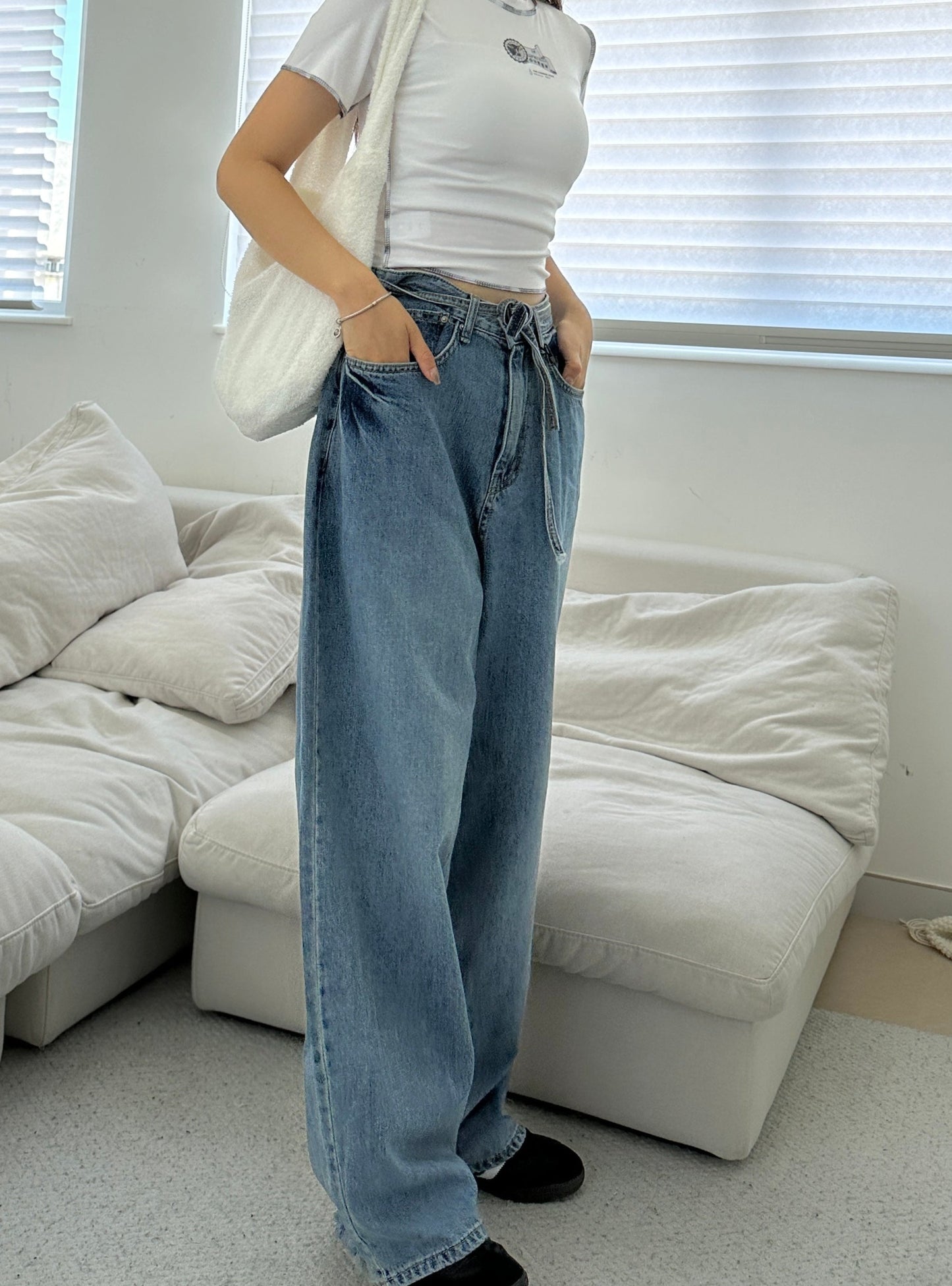 String denim jeans